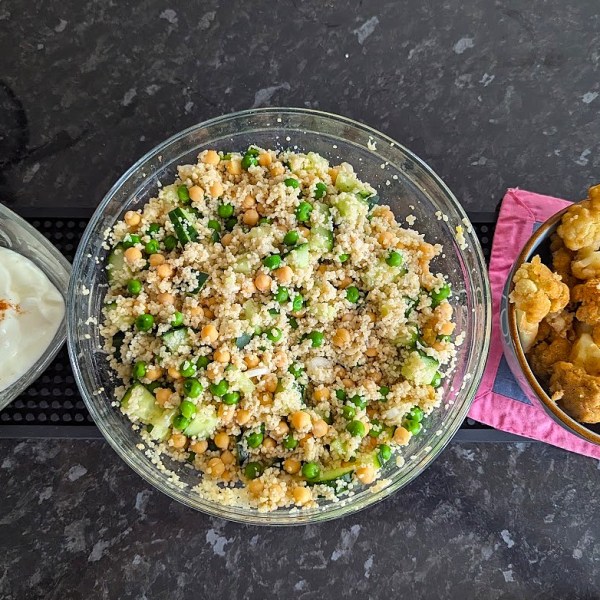 Couve-flor assada com salada de&nbsp;couscous